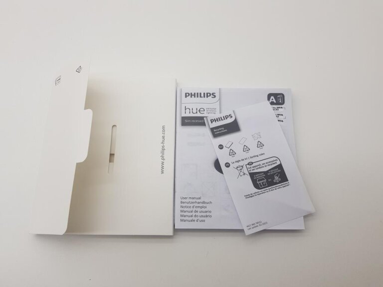 PHILIPS HUE White and color wąska oprawa podtynkowa 90 mm SMART  (8)