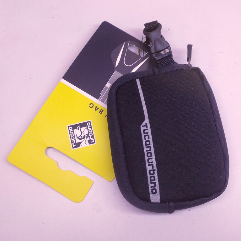ETUI SASZETKA NA KLUCZYKI Z NEOPRENU TUCANO URBANO CZARNE (3)
